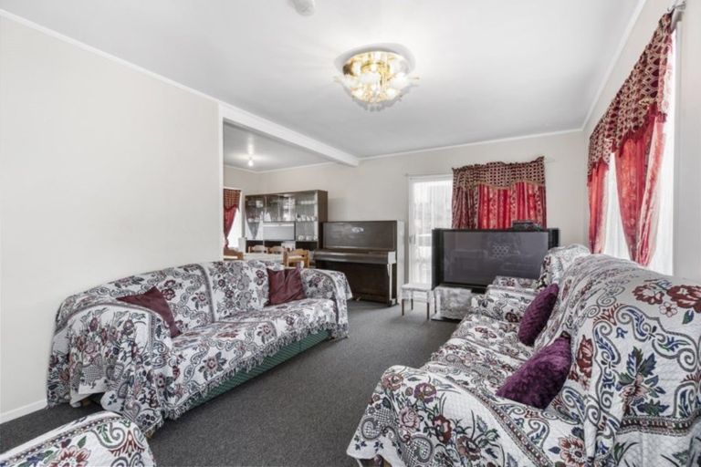 Photo of property in 1/157 Te Irirangi Drive, Flat Bush, Auckland, 2019