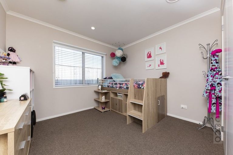 Photo of property in 14 Pohutukawa Parade, Riverhead, 0820