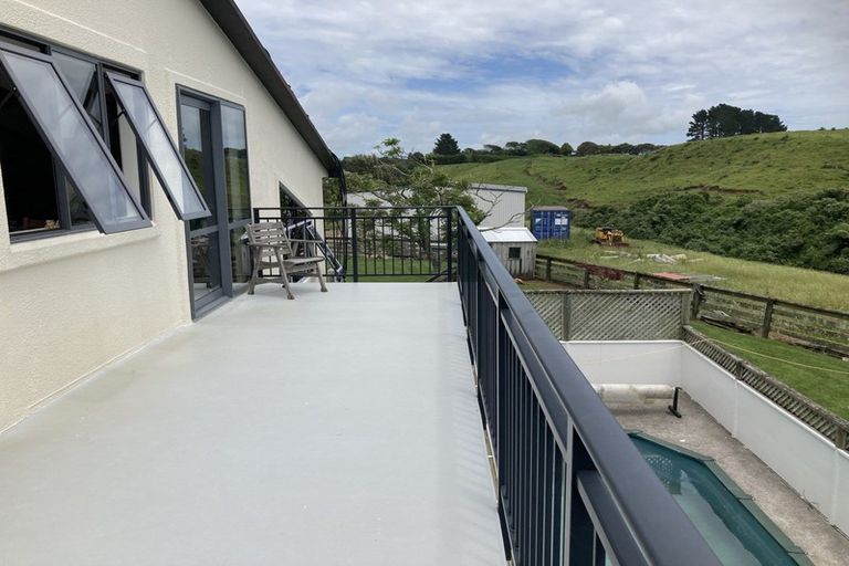 Photo of property in 1339 Main North Road, Urenui, 4375