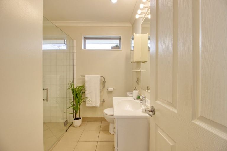 Photo of property in 2/335 Main South Road, Hornby, Christchurch, 8042