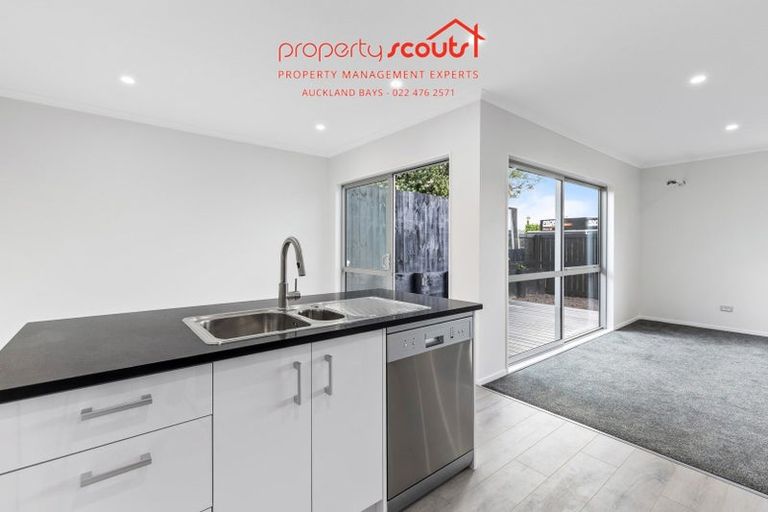 Photo of property in 103 Beach Haven Road, Beach Haven, Auckland, 0626