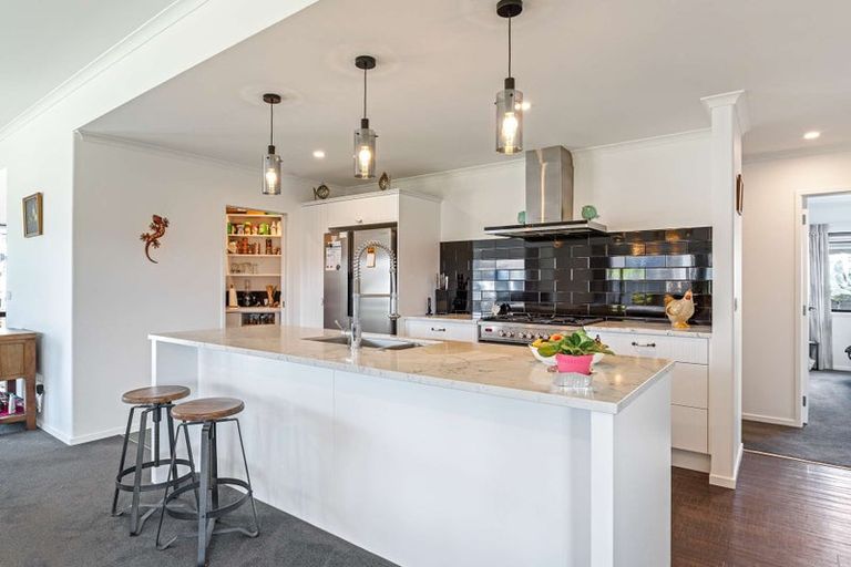 Photo of property in 9 Lady Jocelyn Place, Whitianga, 3510