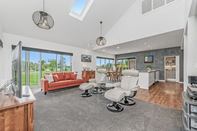 Photo of property in 39 Thorndon Close, Kirwee, Darfield, 7571