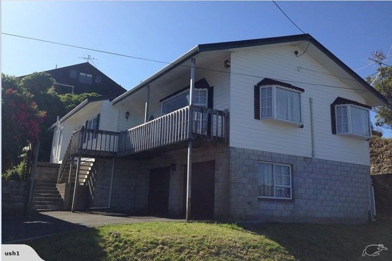 Photo of property in 53 Bassett Road, Johnsonville, Wellington, 6037