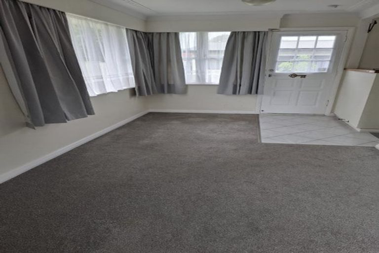 Photo of property in 7b Abel Tasman Avenue, Henderson, Auckland, 0610