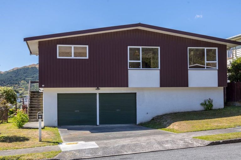 Photo of property in 13 Rembrandt Avenue, Tawa, Wellington, 5028