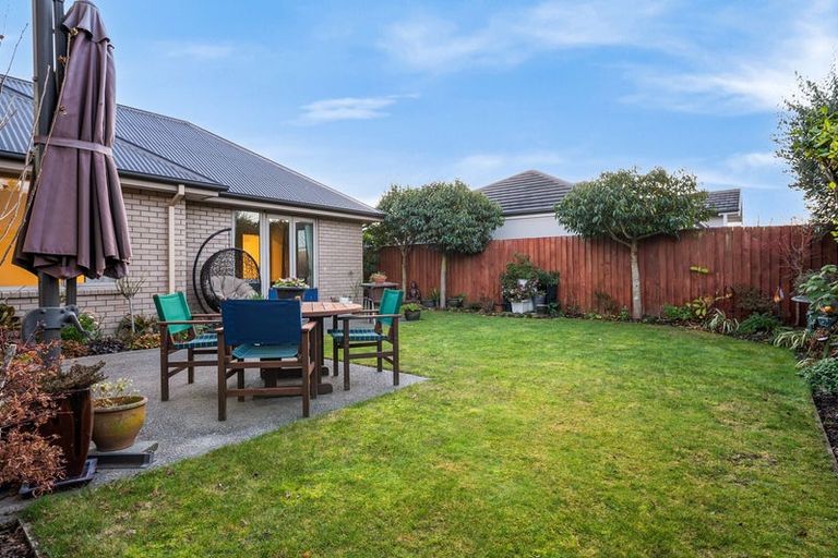 Photo of property in 15 Len Hale Place, Parklands, Christchurch, 8083