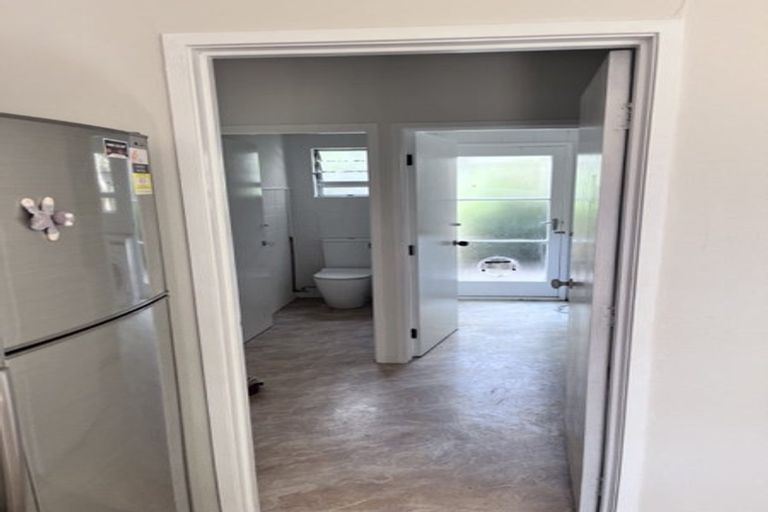 Photo of property in 881 Beach Road, Waiake, Auckland, 0630