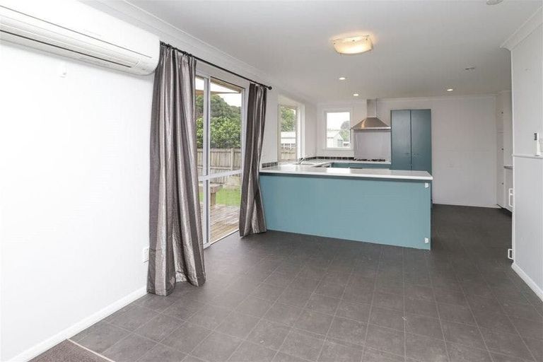 Photo of property in 35 Montgomery Crescent, Bader, Hamilton, 3206