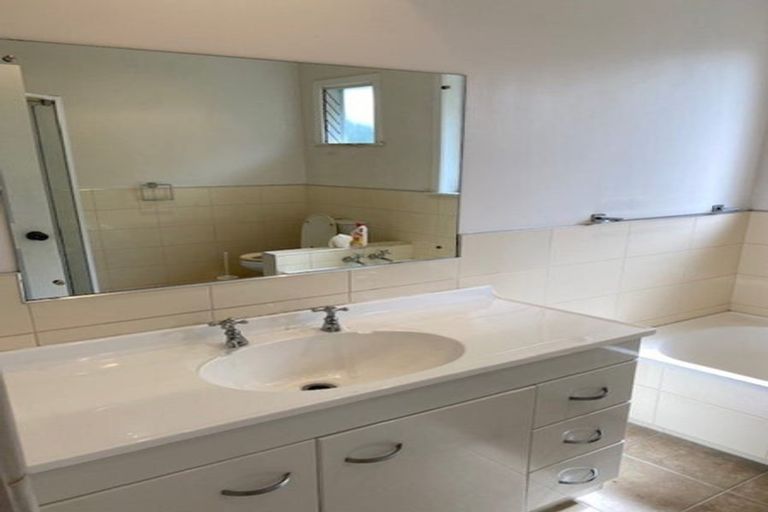 Photo of property in 6 Palmer Avenue, Glen Eden, Auckland, 0602