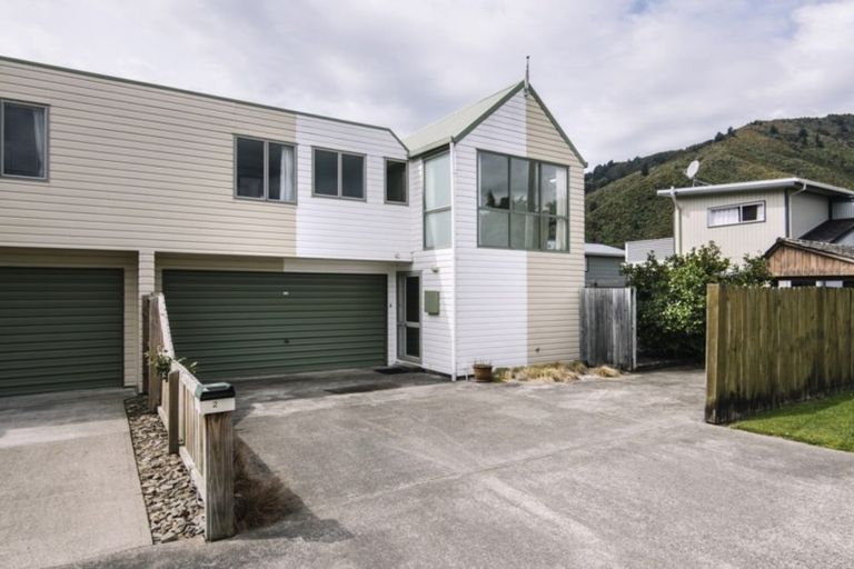 Photo of property in 2 Marina Drive, Waikawa, Picton, 7220