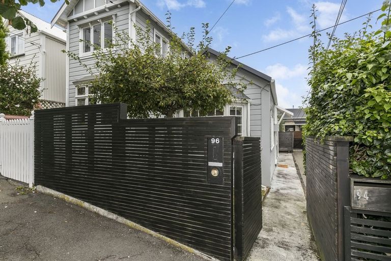 Photo of property in 96 Elizabeth Street, Mount Victoria, Wellington, 6011