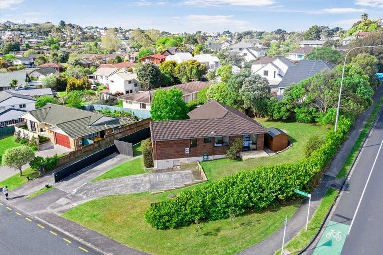 Photo of property in 1 Centorian Drive, Windsor Park, Auckland, 0632