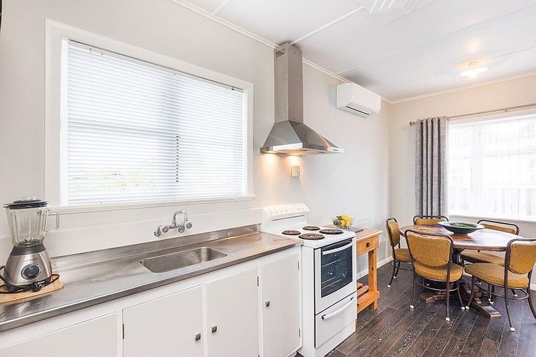 Photo of property in 35 Kauri Street, Roslyn, Palmerston North, 4414