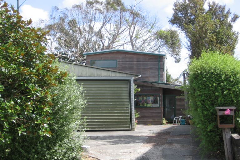 Photo of property in 37 Dakota Avenue, Beach Haven, Auckland, 0626