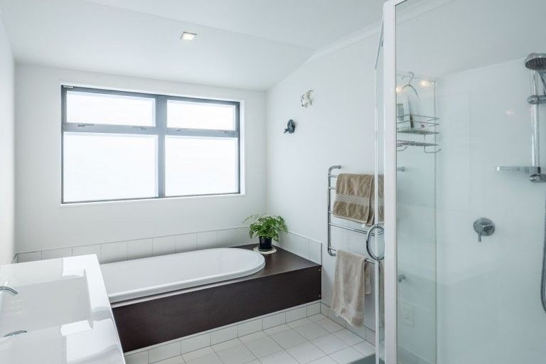 Photo of property in 25 Consort Close, Paraparaumu Beach, Paraparaumu, 5032