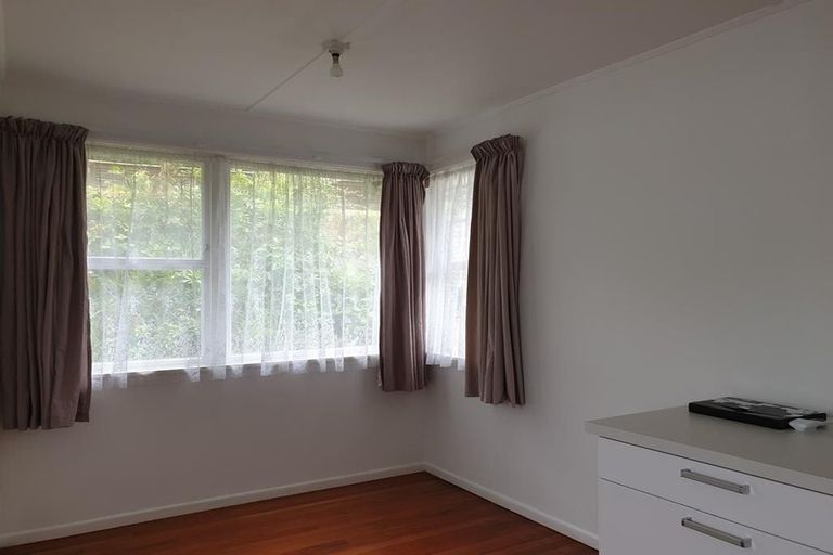 Photo of property in 87 Beazley Avenue, Paparangi, Wellington, 6037