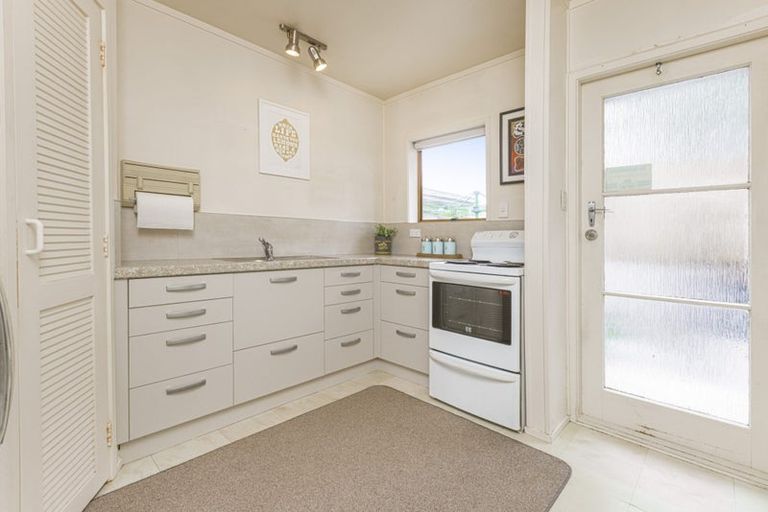 Photo of property in 2/34 Wellington Street, Papakura, 2110