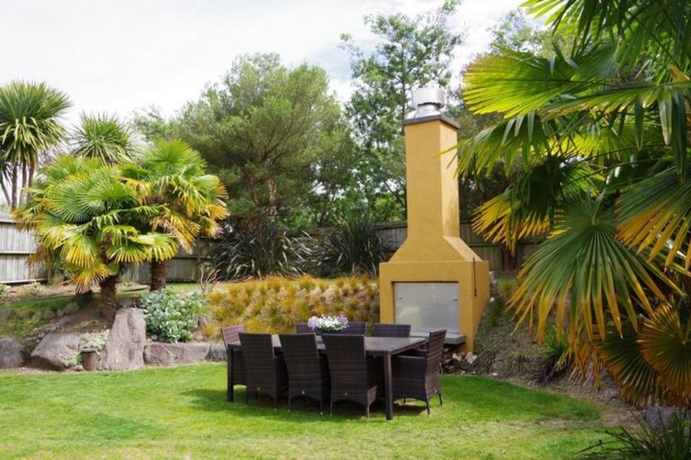 Photo of property in 6 Astelia Way, Waipahihi, Taupo, 3330