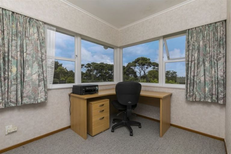 Photo of property in 1066 Scenic Drive North, Swanson, Auckland, 0816