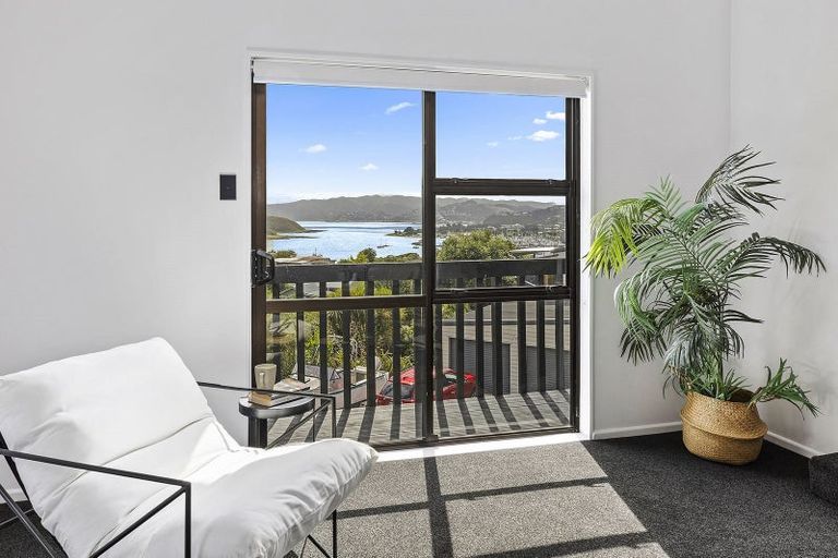 Photo of property in 16 Doon Grove, Papakowhai, Porirua, 5024