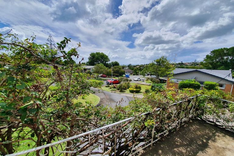 Photo of property in 2/15 Kayeleen Place, Cockle Bay, Auckland, 2014