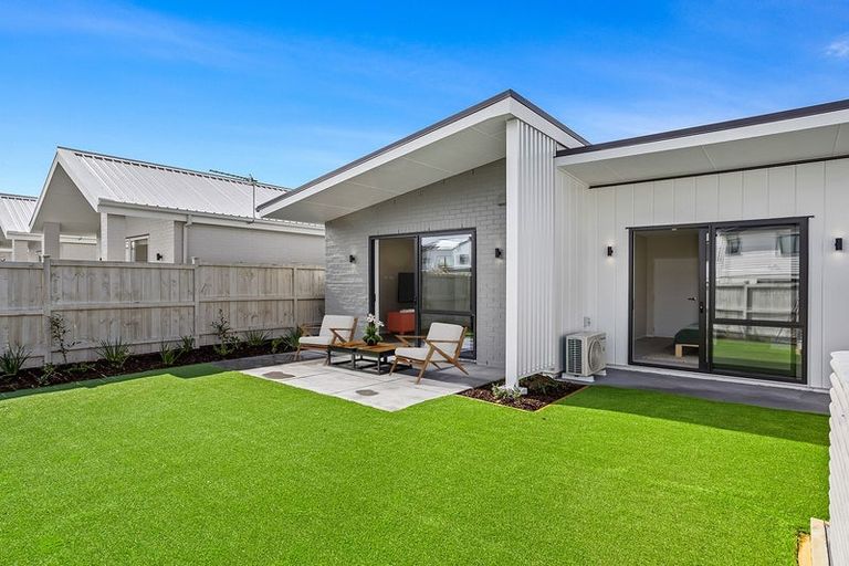 Photo of property in 8 Te Awapu Crescent, Takanini, 2112