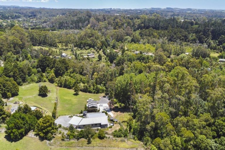 Photo of property in 38 Puriri Park Lane, Waipapa, 0230