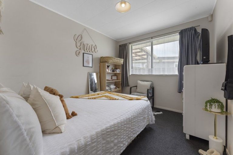 Photo of property in 19 Mcleavey Drive, Kelvin Grove, Palmerston North, 4414