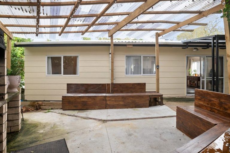 Photo of property in 2/6 Makora Road, Massey, Auckland, 0614