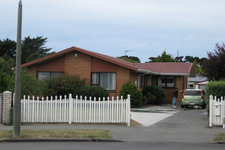 Photo of property in 17 Takapu Place, Bromley, Christchurch, 8062