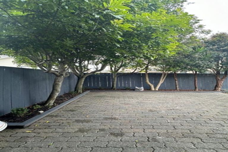 Photo of property in 1b Karaka Street, New Lynn, Auckland, 0600