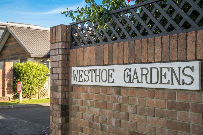 Photo of property in 10/262 Centreway Road, Orewa, 0931