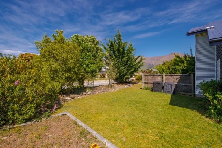 Photo of property in 1 Koru Way, Wanaka, 9305