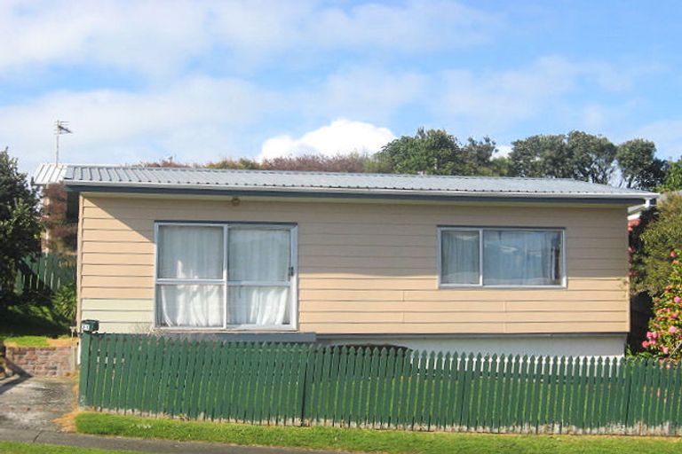 Photo of property in 21 Herekawe Drive, Spotswood, New Plymouth, 4310