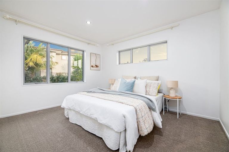 Photo of property in 17 Midhurst Avenue, Henderson, Auckland, 0612