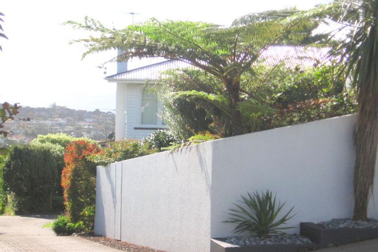 Photo of property in 1/243 East Coast Road, Mairangi Bay, Auckland, 0630