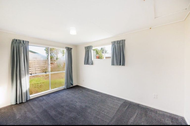 Photo of property in 41 Acacia Street, Kelvin Grove, Palmerston North, 4414