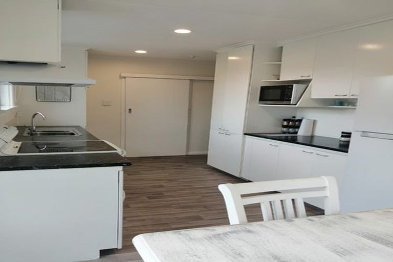 Photo of property in 112 Limbrick Street, Terrace End, Palmerston North, 4410