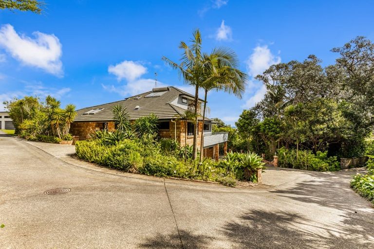 Photo of property in 65 Roberts Road, Matakatia, Whangaparaoa, 0930