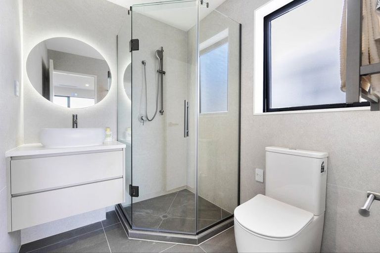 Photo of property in 12b Rewi Street, Torbay, Auckland, 0630