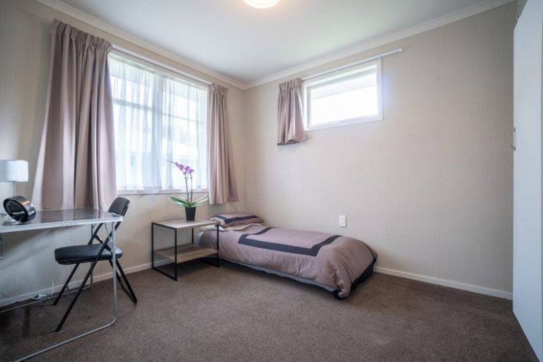 Photo of property in 139 Ruamahanga Crescent, Terrace End, Palmerston North, 4410