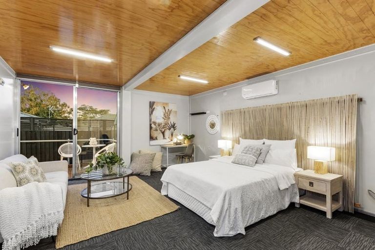 Photo of property in 17 Liverton Crescent, Bishopdale, Christchurch, 8053