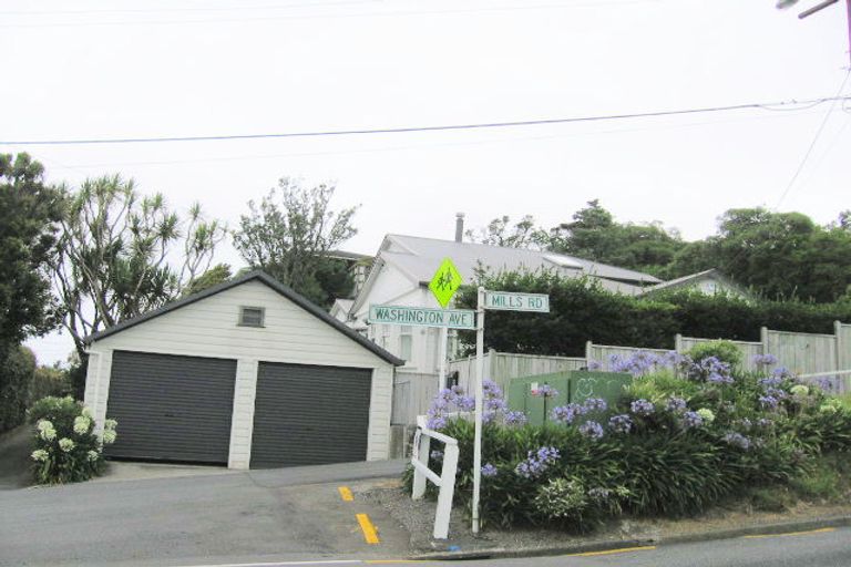 Photo of property in 1 Mills Road, Brooklyn, Wellington, 6021