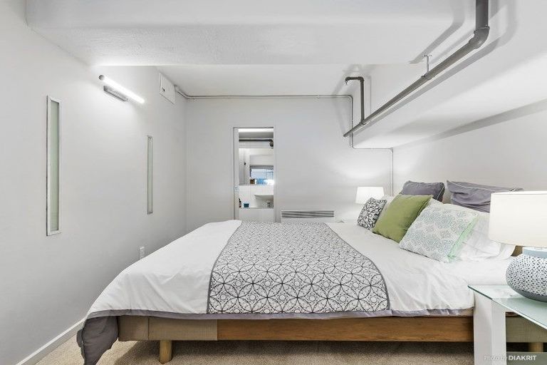 Photo of property in Stadium Garden Flats, 314/107 Thorndon Quay, Pipitea, Wellington, 6011