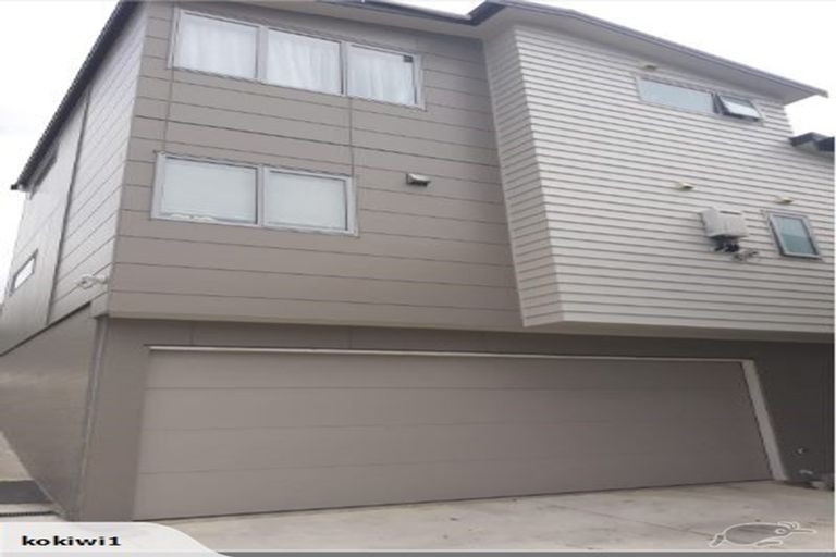 Photo of property in 2/113 Moorefield Road, Johnsonville, Wellington, 6037