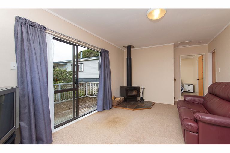 Photo of property in 120 Colombo Road, Waiuku, 2123
