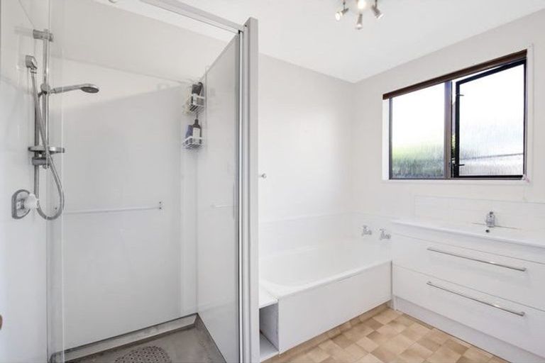 Photo of property in Carmichael Courts, 4/14 Wharenui Road, Upper Riccarton, Christchurch, 8041