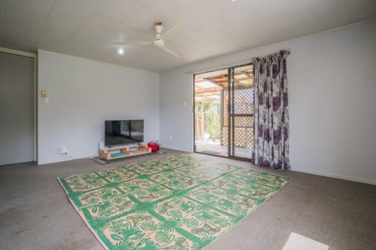 Photo of property in 1/158 Universal Drive, Henderson, Auckland, 0610