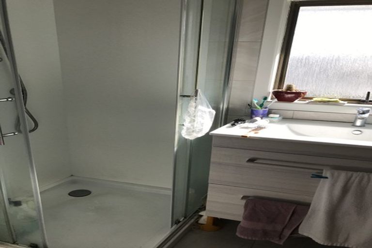 Photo of property in 2/164 Prince Regent Drive, Farm Cove, Auckland, 2012